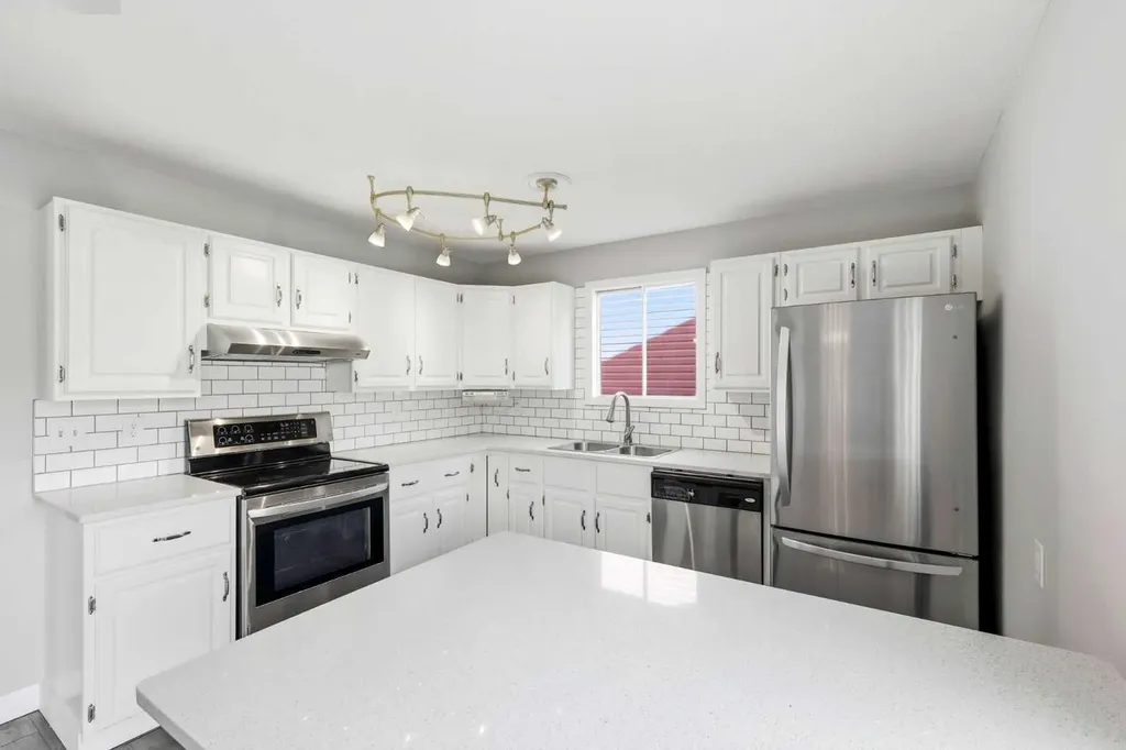 1240 Meadowbrook Drive SE Airdrie AB T4A 1W5