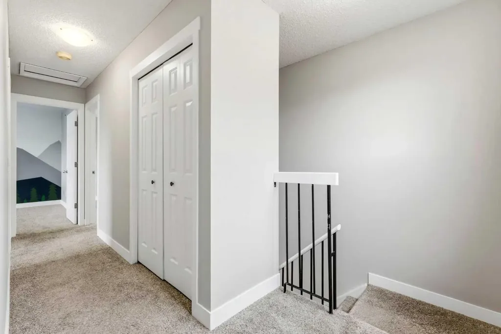 1240 Meadowbrook Drive SE Airdrie AB T4A 1W5