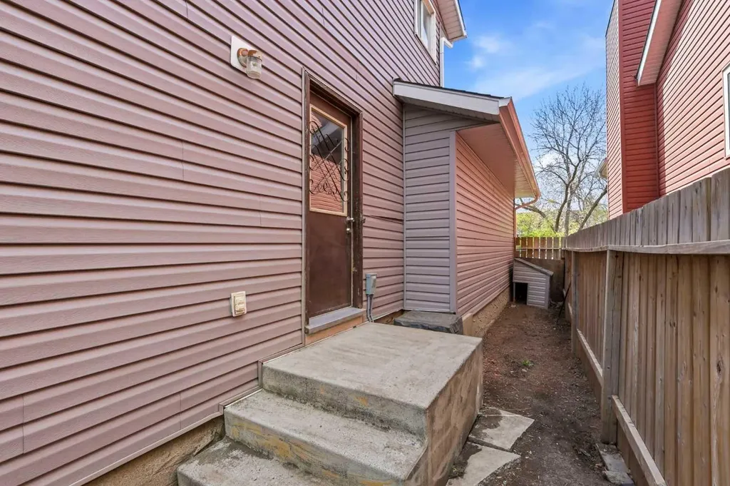 1240 Meadowbrook Drive SE Airdrie AB T4A 1W5