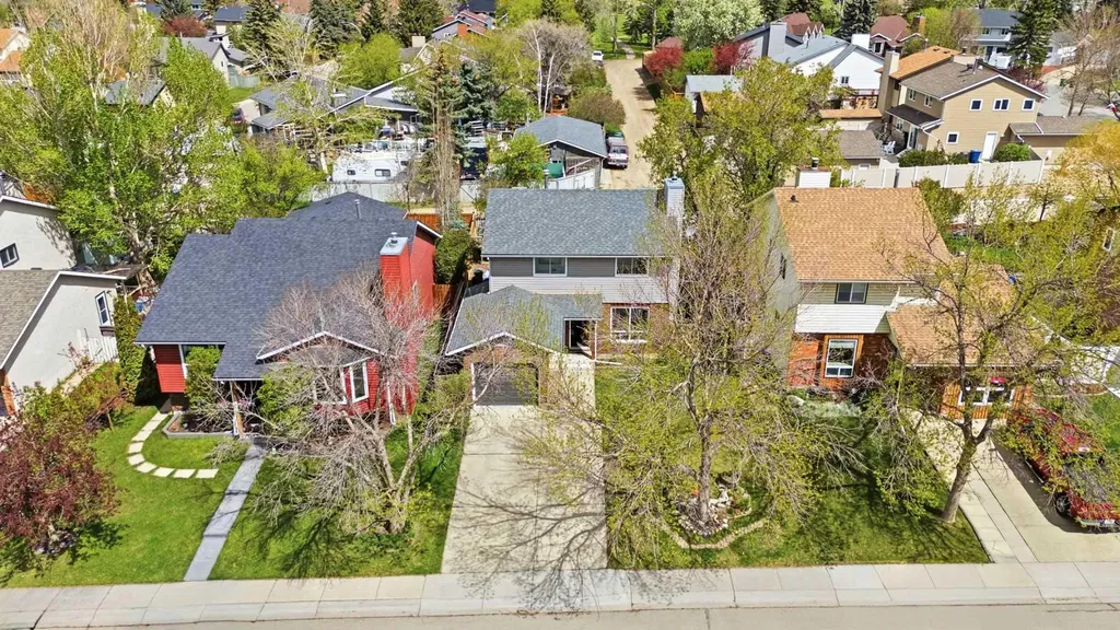 1240 Meadowbrook Drive SE Airdrie AB T4A 1W5