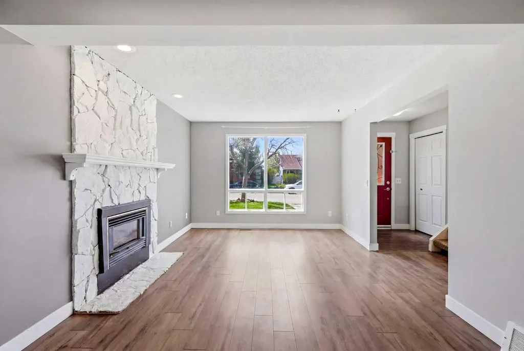 1240 Meadowbrook Drive SE Airdrie AB T4A 1W5