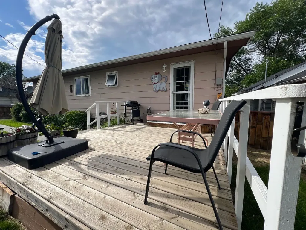 599 3 Avenue W Drumheller AB T0J0Y3