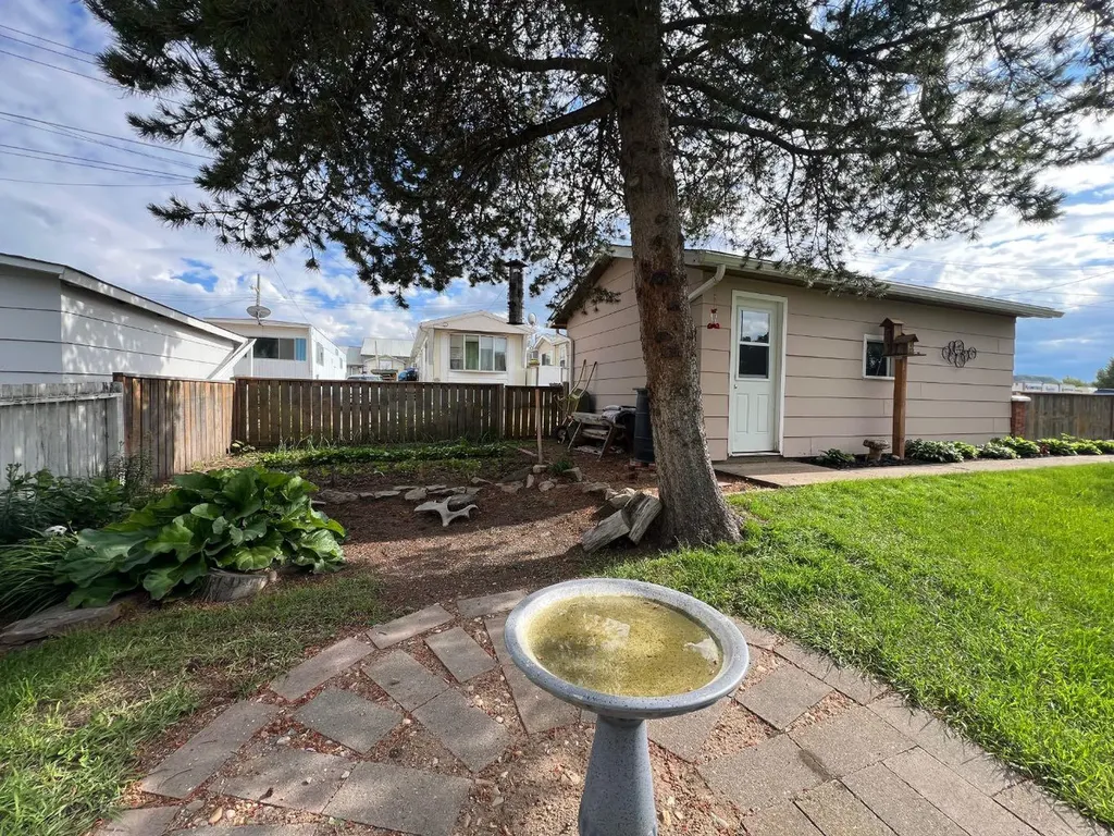 599 3 Avenue W Drumheller AB T0J0Y3