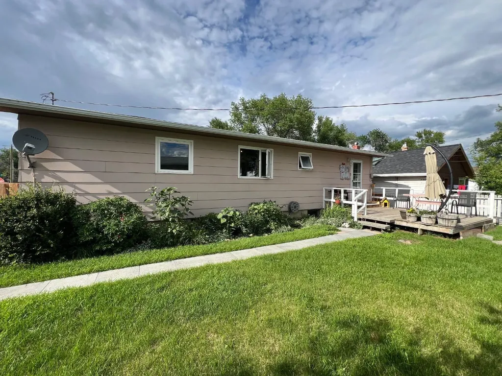 599 3 Avenue W Drumheller AB T0J0Y3