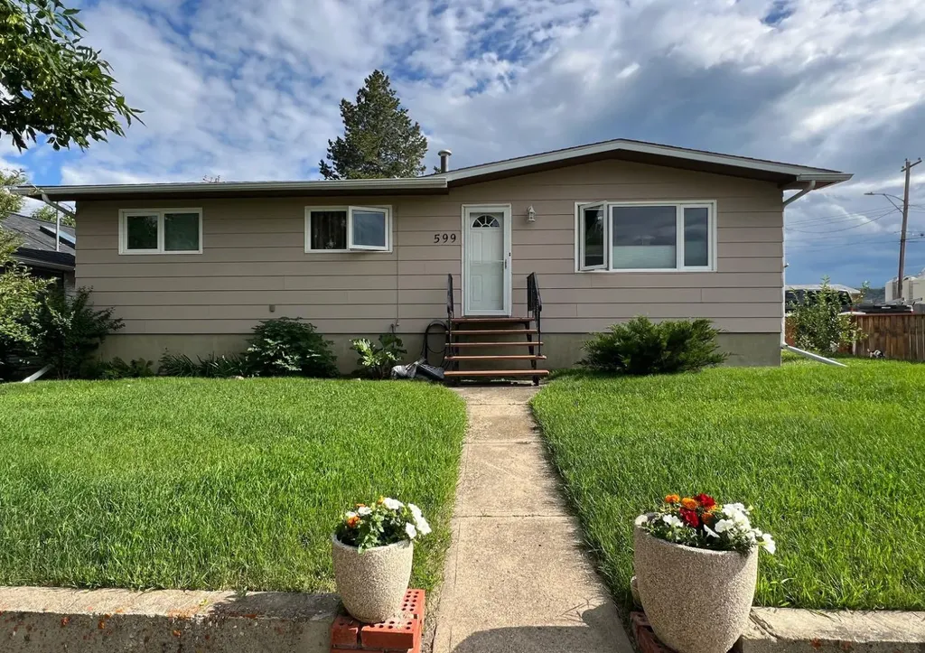 599 3 Avenue W Drumheller AB T0J0Y3