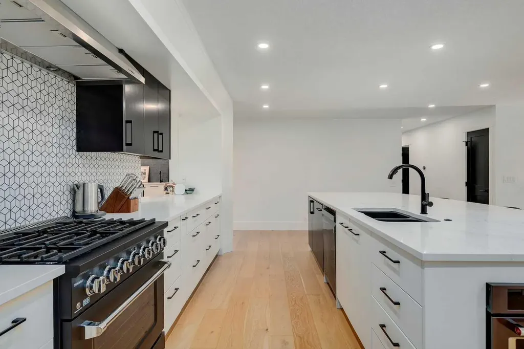 1206 Varsity Estates Road NW Calgary AB T3B2X2