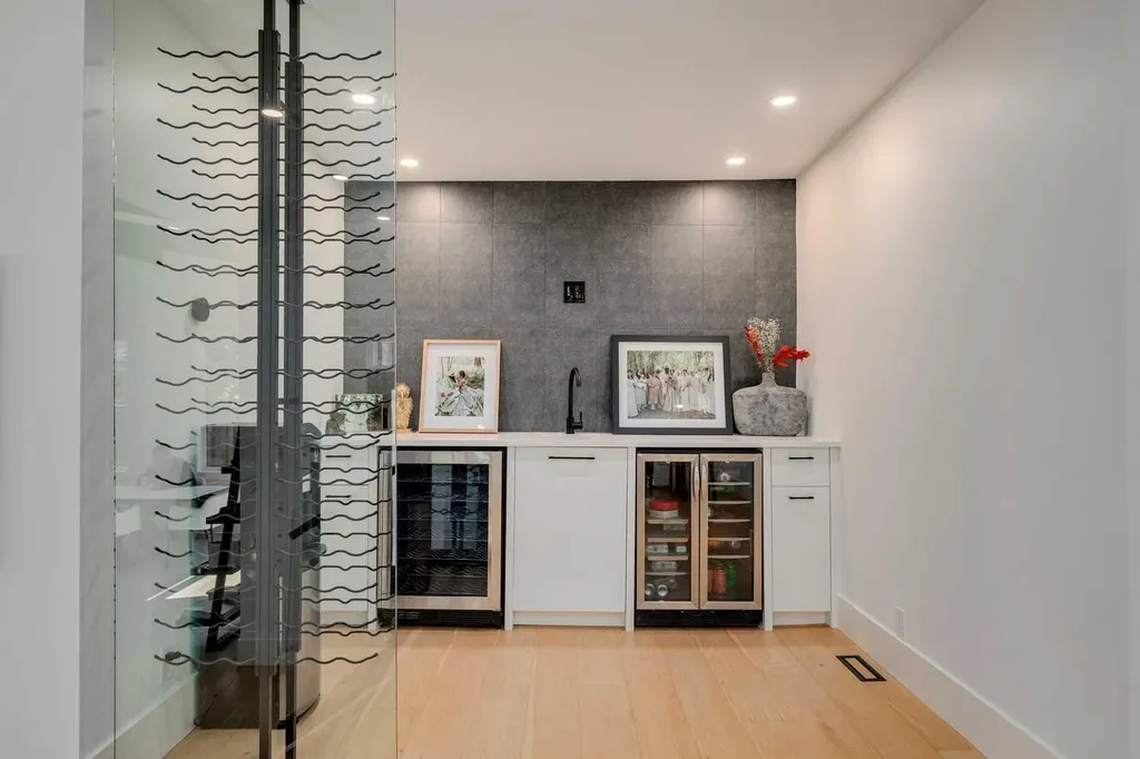 1206 Varsity Estates Road NW Calgary AB T3B2X2