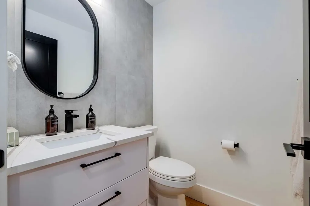 1206 Varsity Estates Road NW Calgary AB T3B2X2