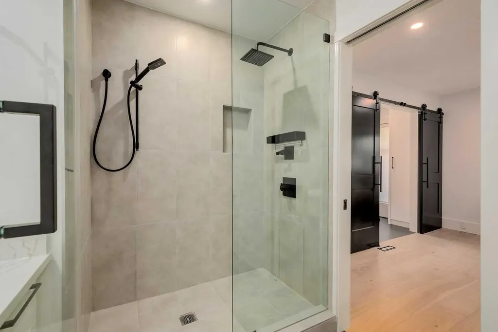1206 Varsity Estates Road NW Calgary AB T3B2X2
