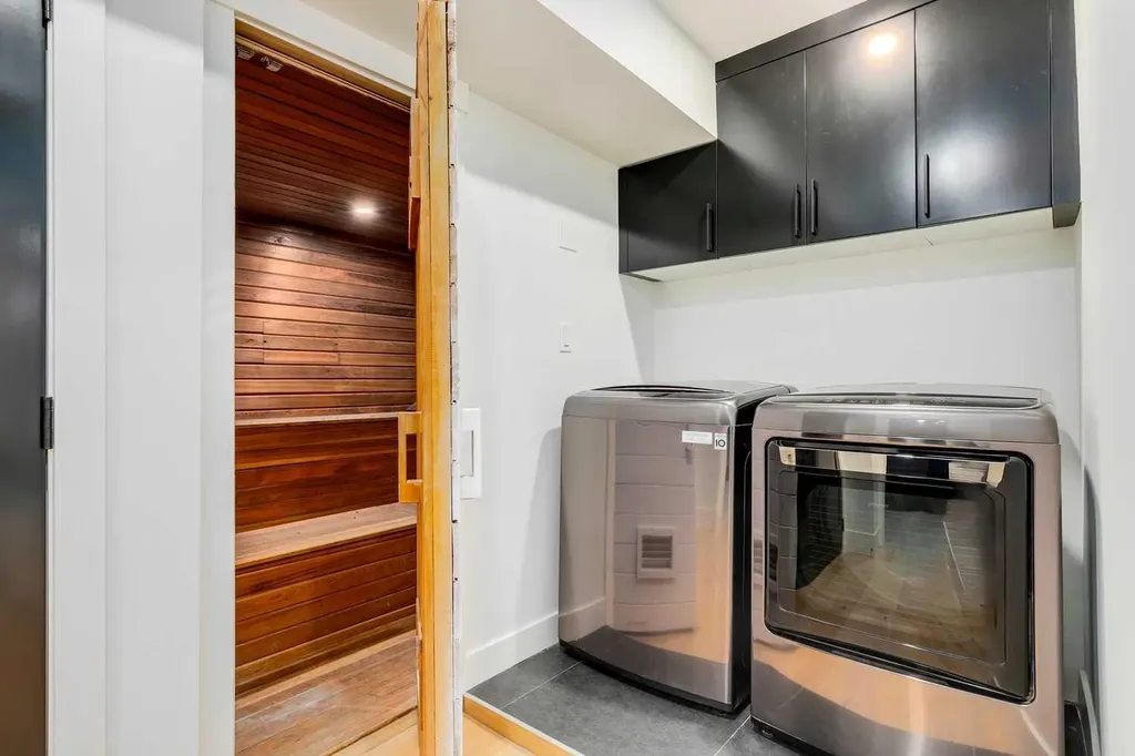 1206 Varsity Estates Road NW Calgary AB T3B2X2