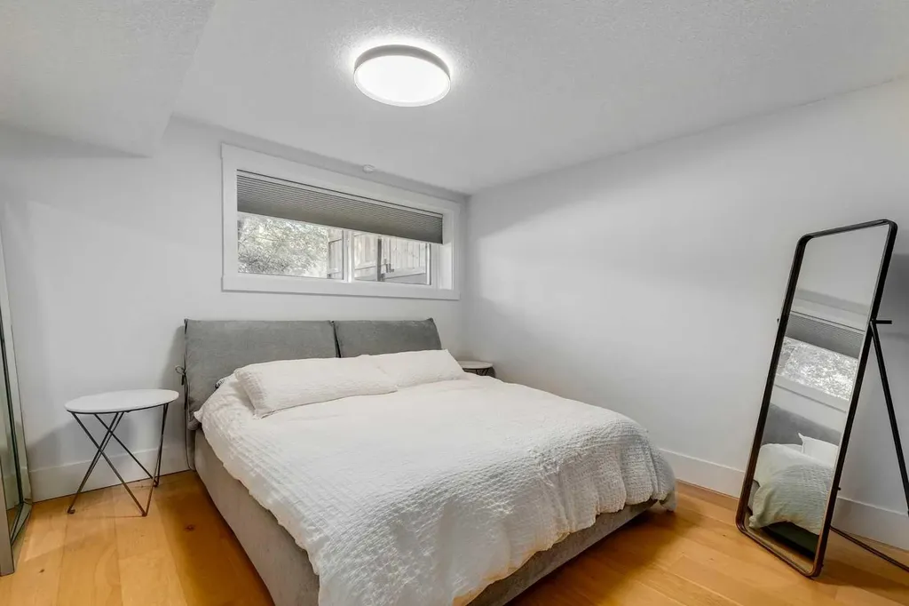 1206 Varsity Estates Road NW Calgary AB T3B2X2
