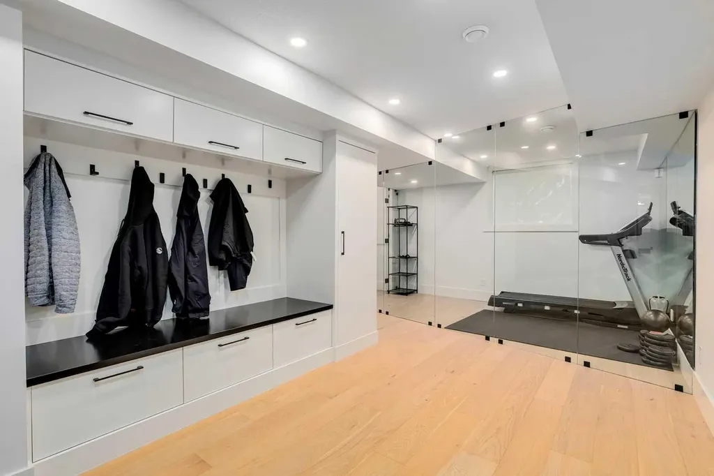 1206 Varsity Estates Road NW Calgary AB T3B2X2