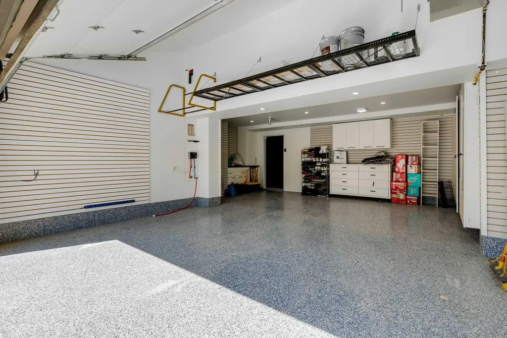 1206 Varsity Estates Road NW Calgary AB T3B2X2