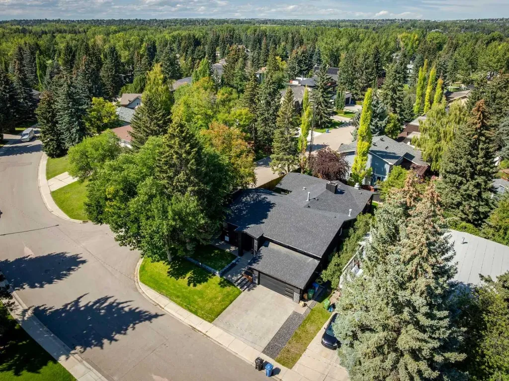 1206 Varsity Estates Road NW Calgary AB T3B2X2