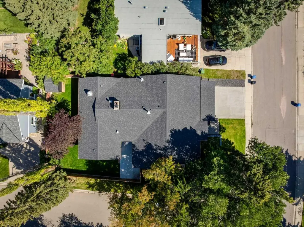 1206 Varsity Estates Road NW Calgary AB T3B2X2