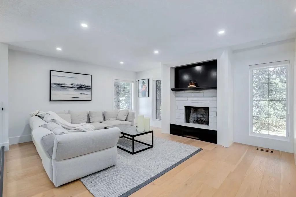1206 Varsity Estates Road NW Calgary AB T3B2X2