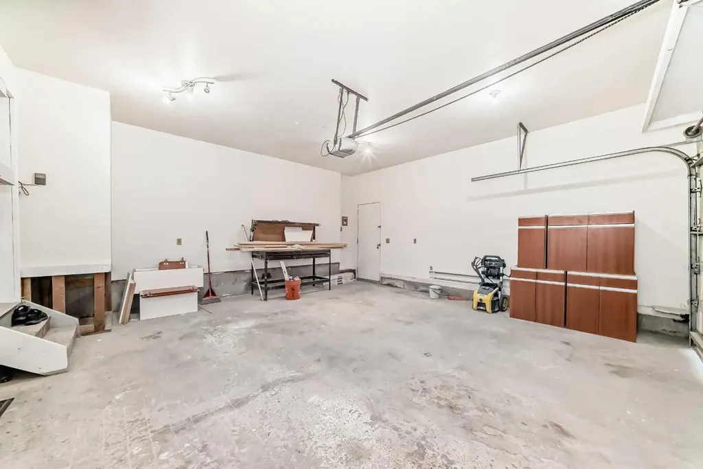 11323 Coventry Boulevard NE Calgary AB t3k 4a4