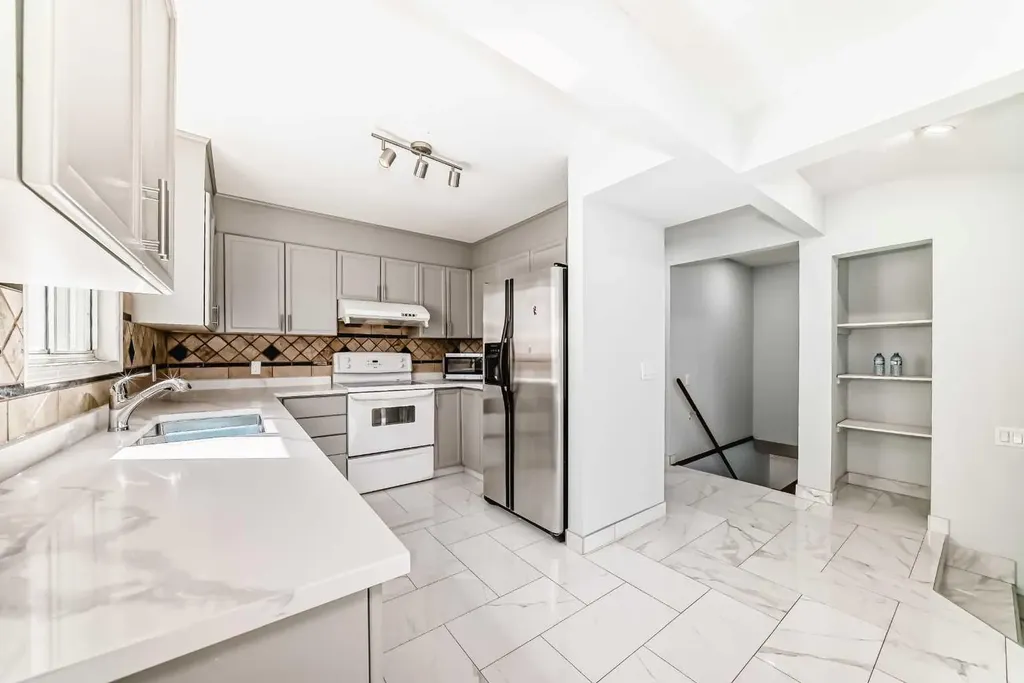 11323 Coventry Boulevard NE Calgary AB t3k 4a4