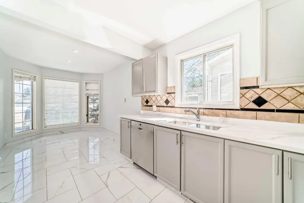 11323 Coventry Boulevard NE Calgary AB t3k 4a4