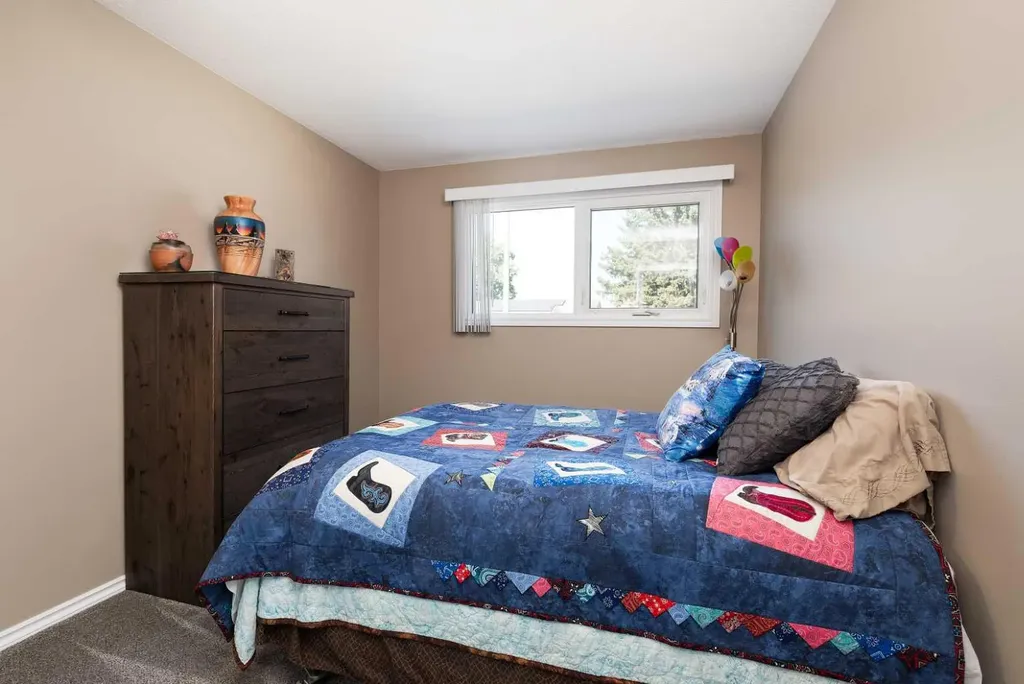 1414 25 Avenue N Lethbridge AB T1H 4N7