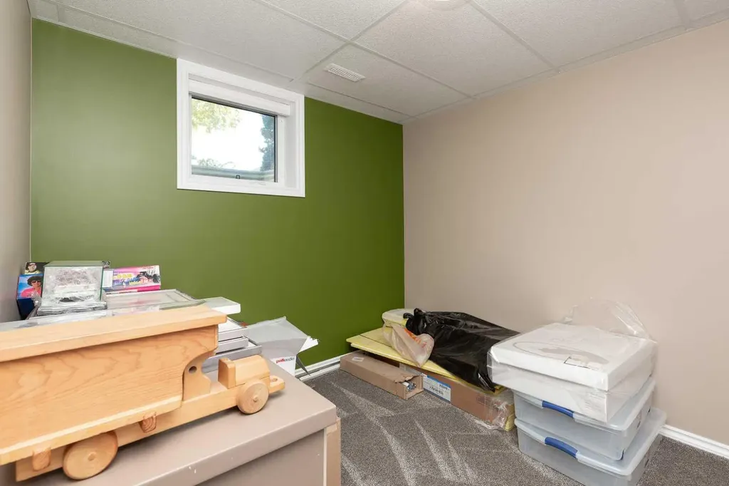 1414 25 Avenue N Lethbridge AB T1H 4N7