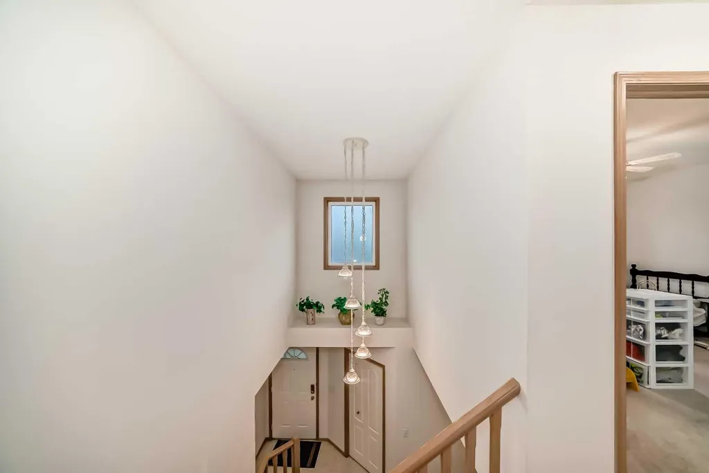 83 Hawkmount Green NW Calgary AB T3G 3T9
