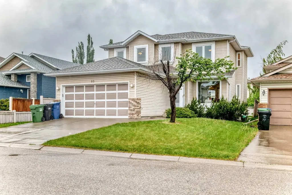 83 Hawkmount Green NW Calgary AB T3G 3T9