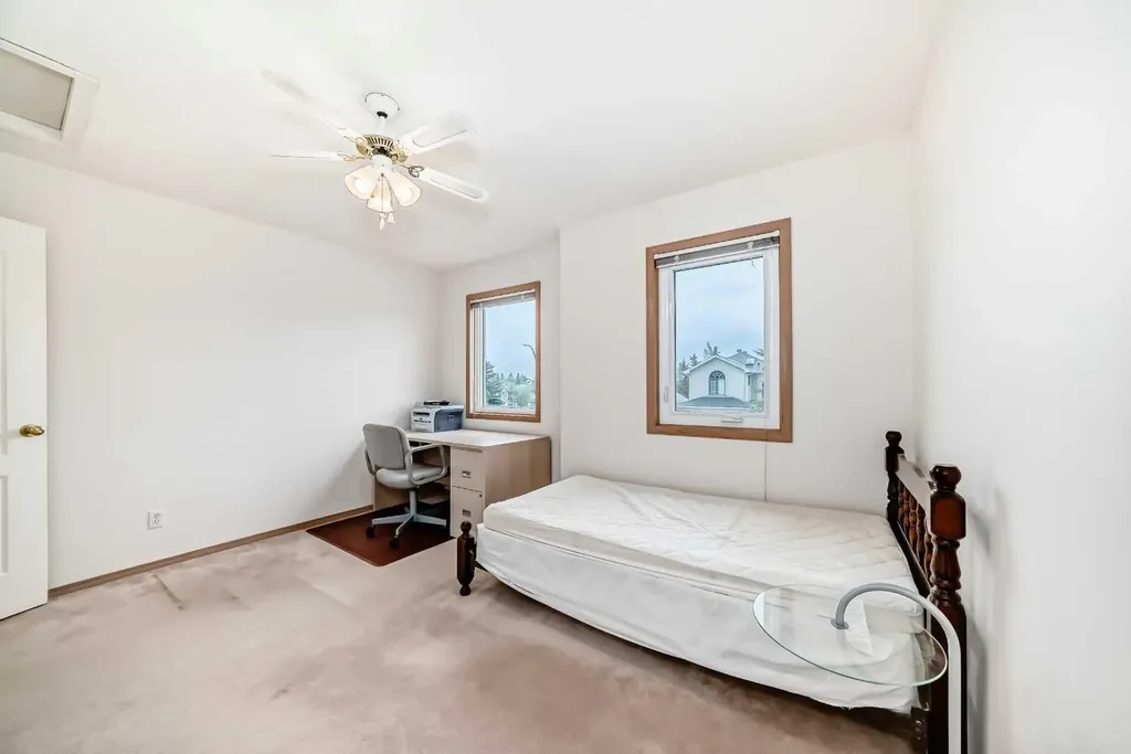 83 Hawkmount Green NW Calgary AB T3G 3T9