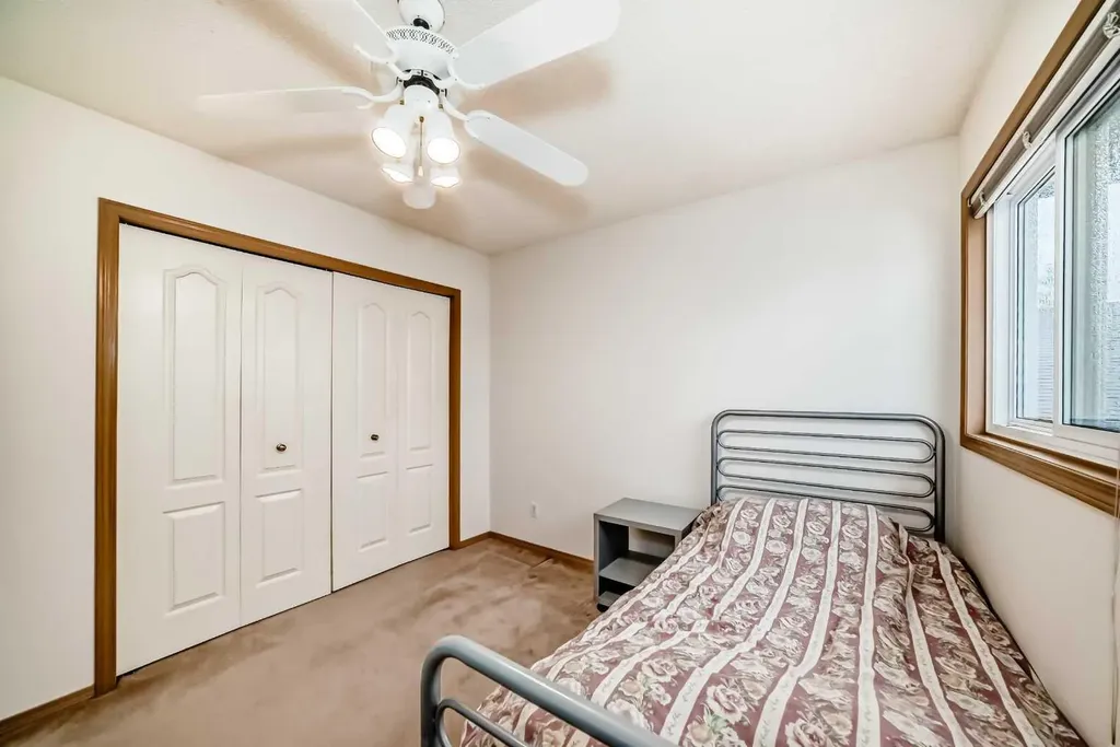 83 Hawkmount Green NW Calgary AB T3G 3T9