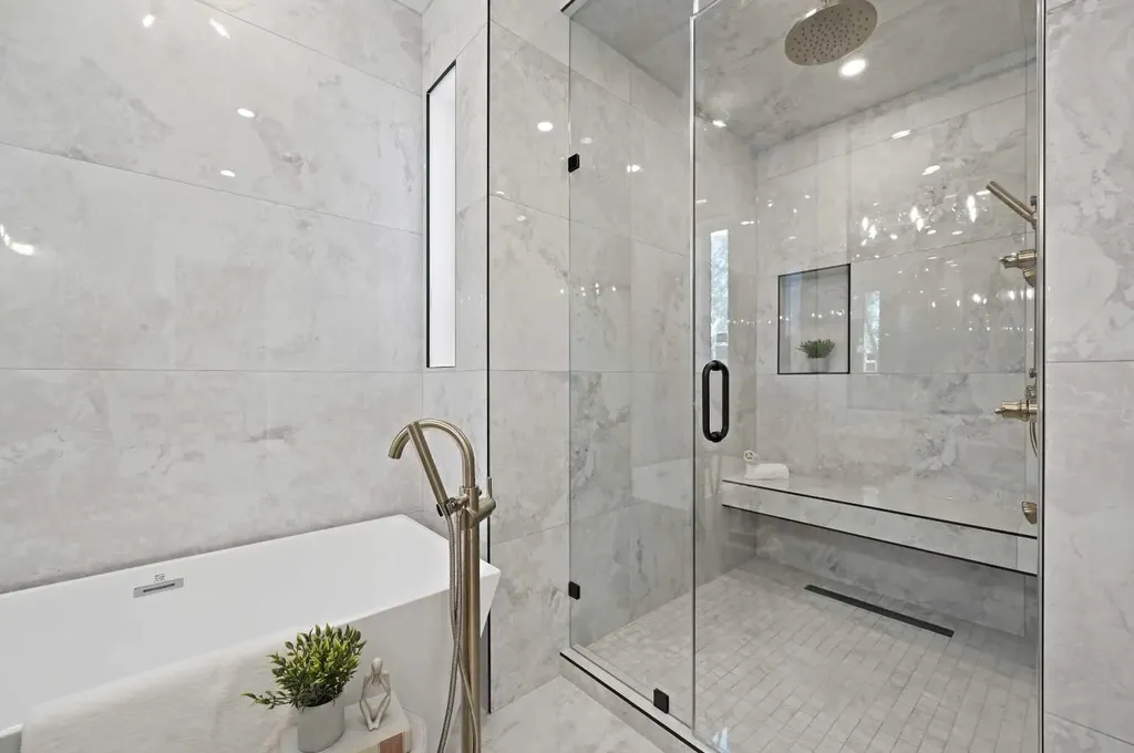 2708 18 Street NW Calgary AB T2M 3T8