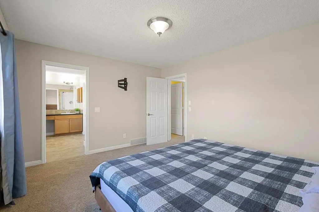 92 Covehaven Terrace NE Calgary AB T3K0B2