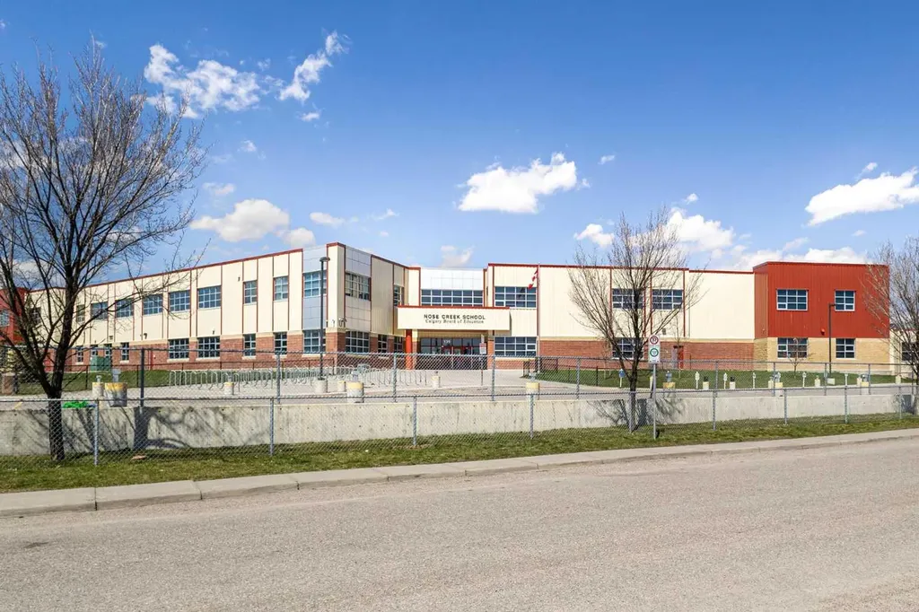 92 Covehaven Terrace NE Calgary AB T3K0B2