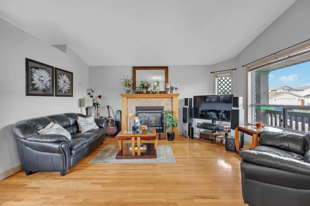 189 Applemead Close SE Calgary AB T2A 7S6