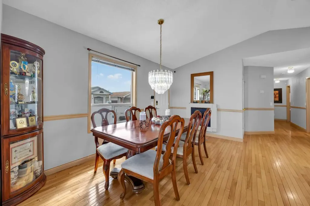 189 Applemead Close SE Calgary AB T2A 7S6
