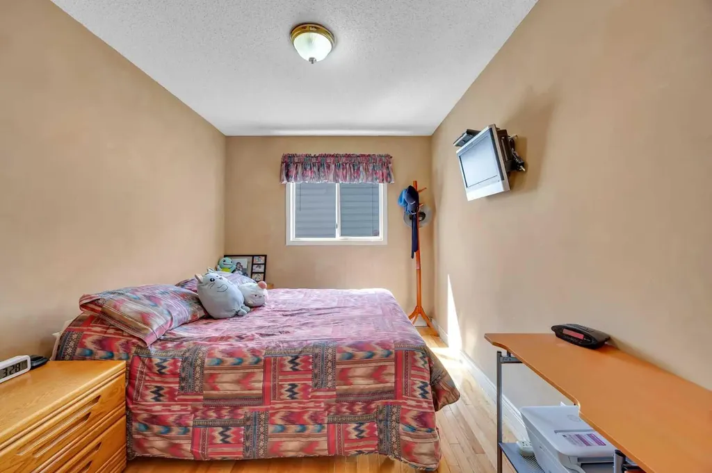 189 Applemead Close SE Calgary AB T2A 7S6