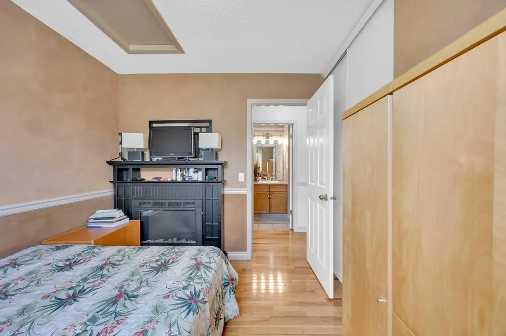 189 Applemead Close SE Calgary AB T2A 7S6