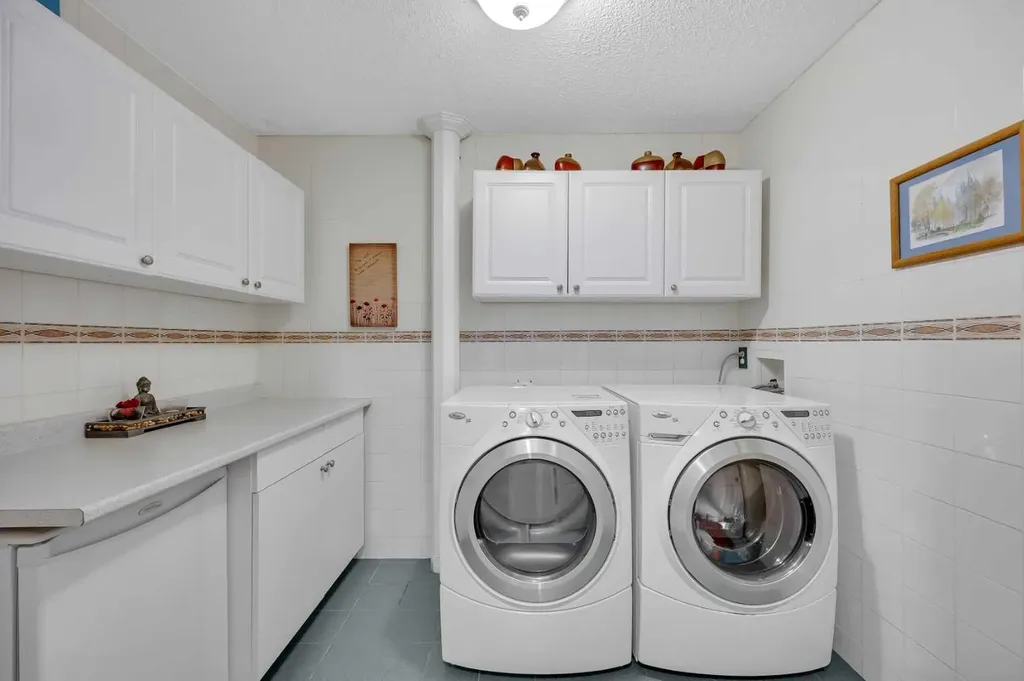 189 Applemead Close SE Calgary AB T2A 7S6