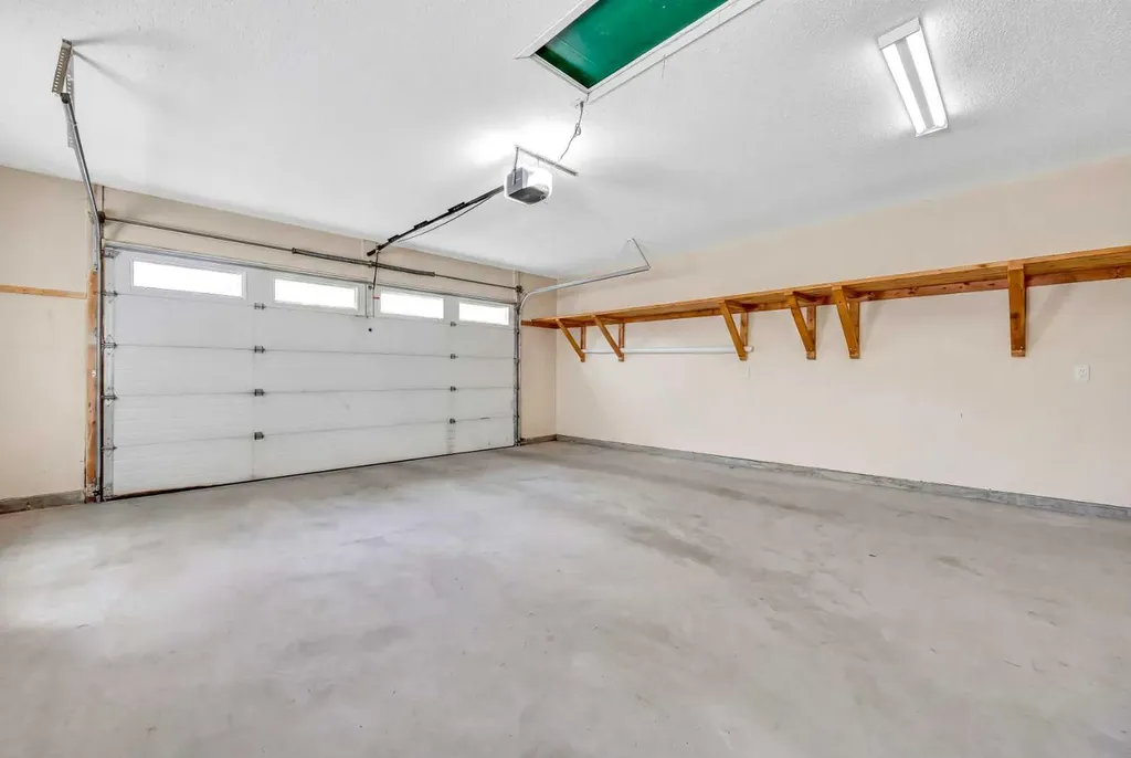 189 Applemead Close SE Calgary AB T2A 7S6