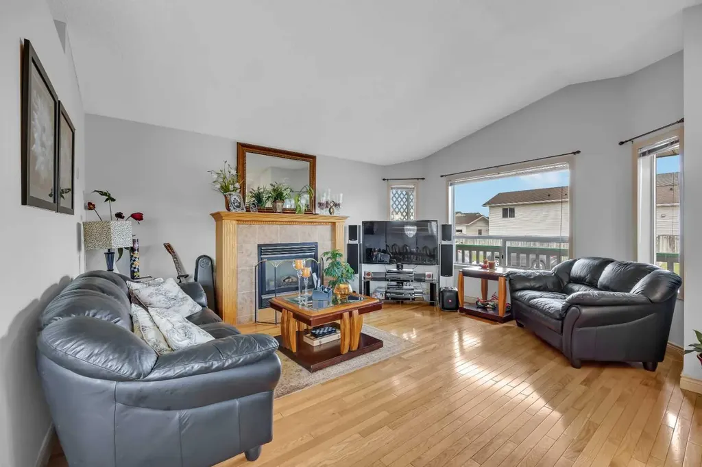 189 Applemead Close SE Calgary AB T2A 7S6