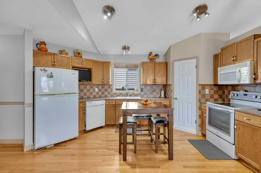 189 Applemead Close SE Calgary AB T2A 7S6