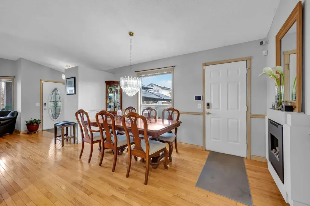 189 Applemead Close SE Calgary AB T2A 7S6