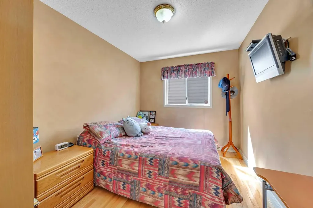 189 Applemead Close SE Calgary AB T2A 7S6