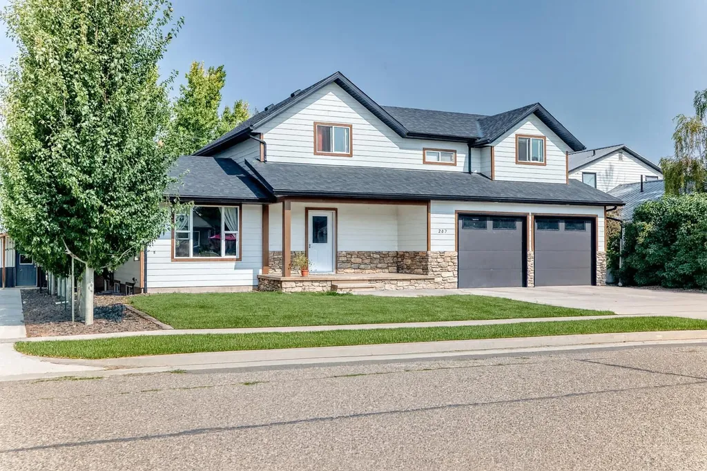 207 Milnes Street Nobleford Street Nobleford AB T0L1S0