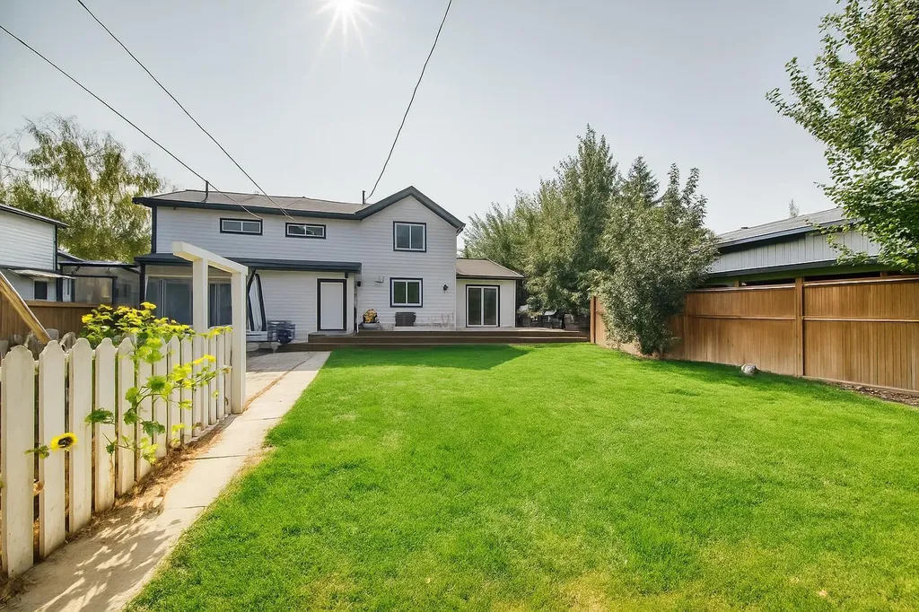 207 Milnes Street Nobleford Street Nobleford AB T0L1S0