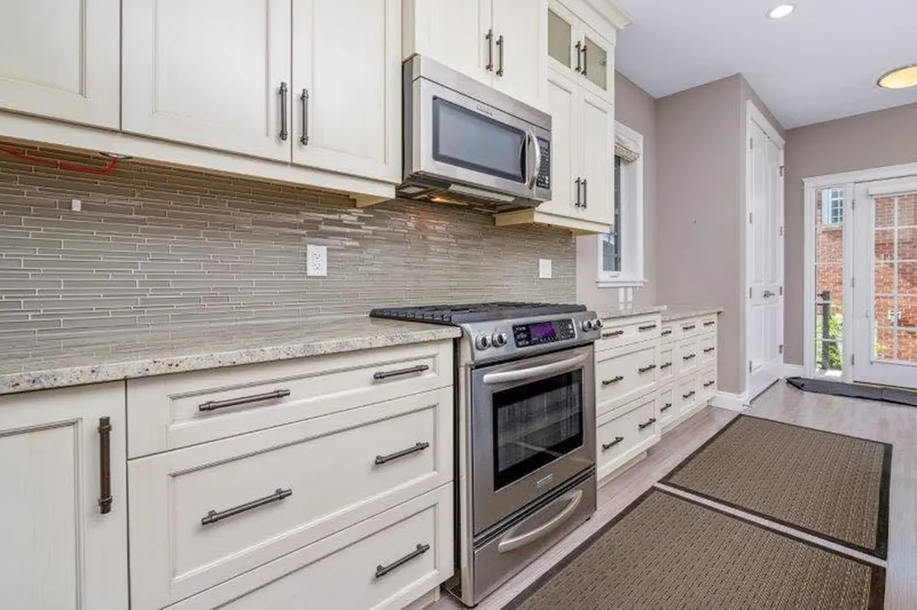 1 Murmansk Way SW Calgary AB T3E 7A8