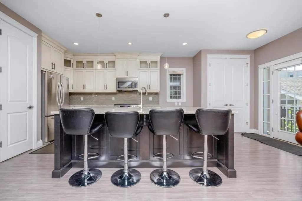 1 Murmansk Way SW Calgary AB T3E 7A8