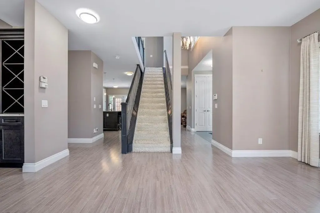 1 Murmansk Way SW Calgary AB T3E 7A8