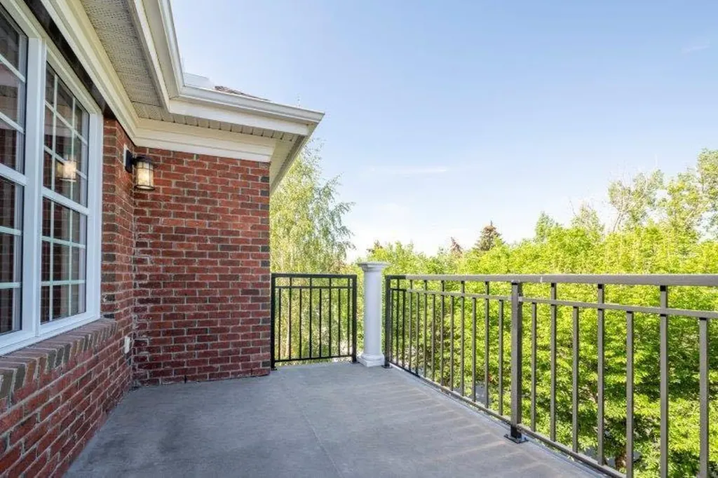 1 Murmansk Way SW Calgary AB T3E 7A8