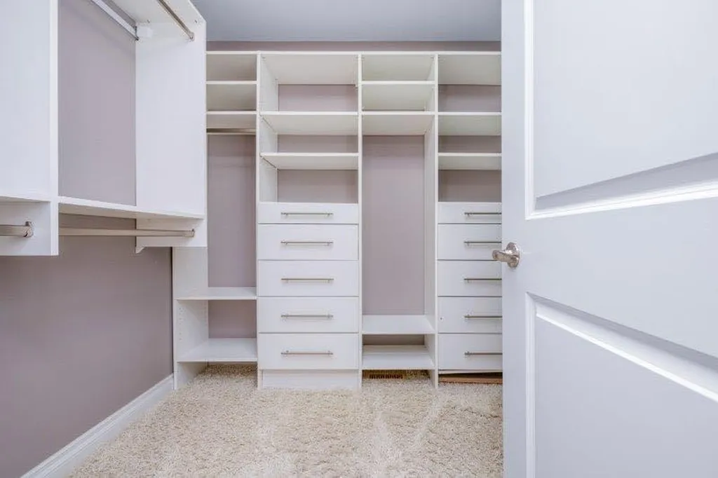 1 Murmansk Way SW Calgary AB T3E 7A8