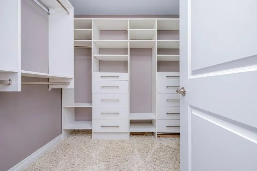 1 Murmansk Way SW Calgary AB T3E 7A8